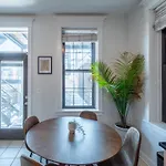 Wrigleyville Suites