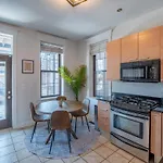 Wrigleyville Suites