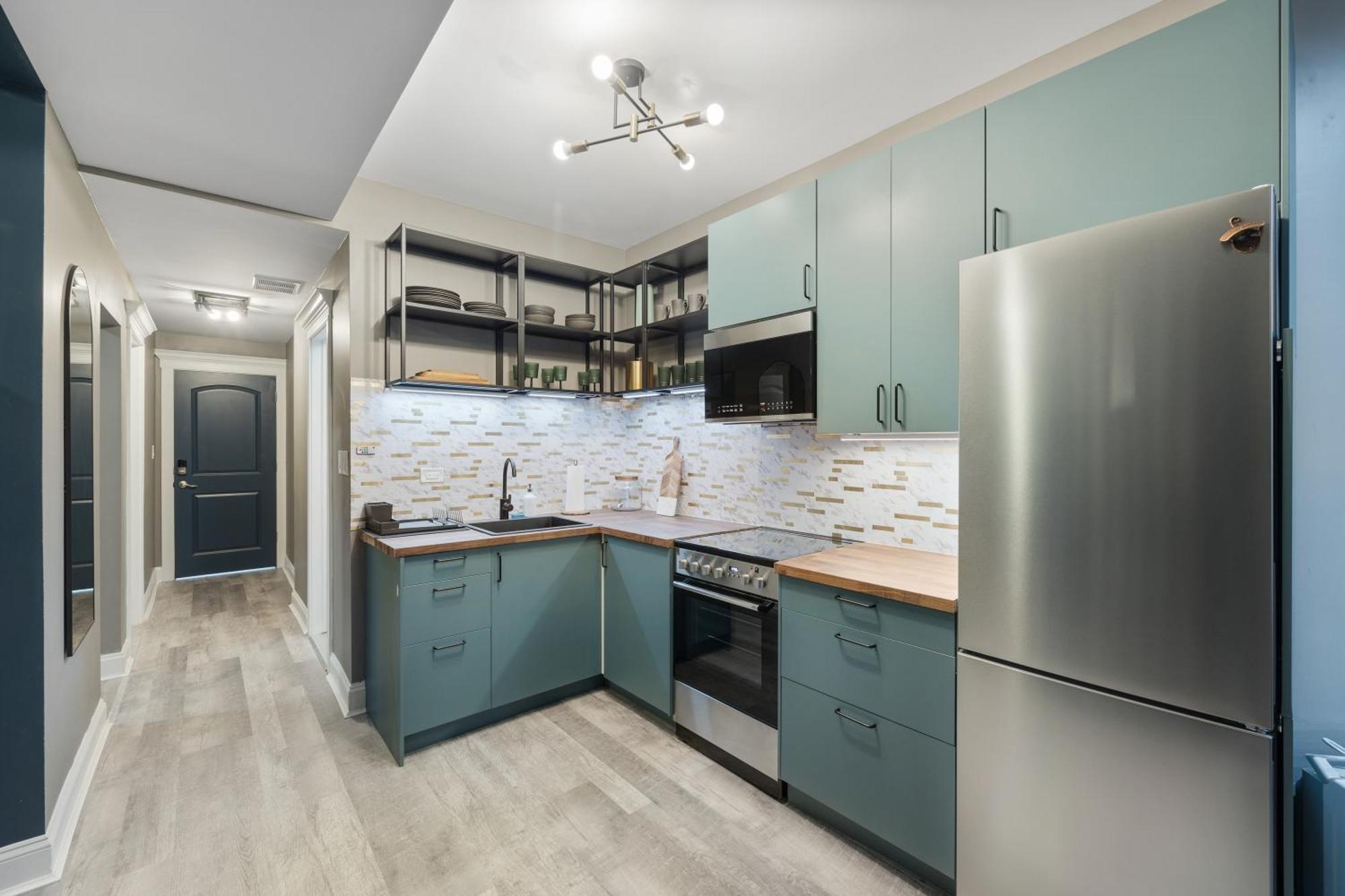 Wrigleyville Apartment Chicago